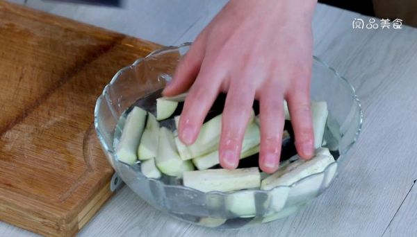 蒜蓉蒸紫茄做法步骤 蒜蓉蒸紫茄怎么做