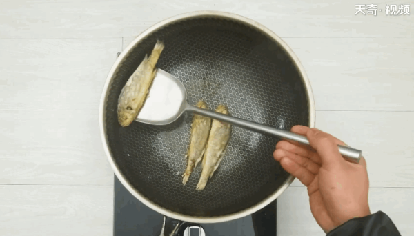 糖醋小黄鱼的做法,糖醋小黄鱼怎么做