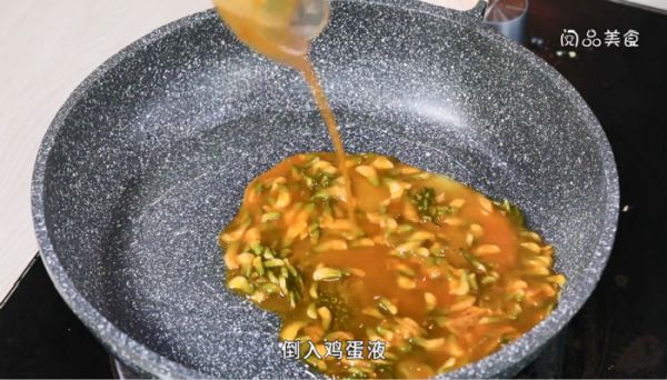 槐花炒鸡蛋的做法 槐花炒鸡蛋怎么做