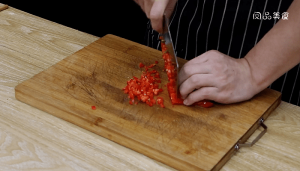 烤豆瓣秋刀鱼的做法 烤豆瓣秋刀鱼怎么做好吃