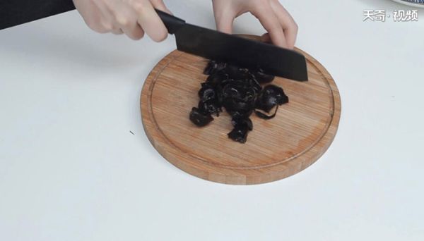 柠檬拌木耳的做法 怎么做柠檬拌木耳