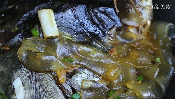鱼头粉皮煲怎么做 鱼头粉皮煲的做法