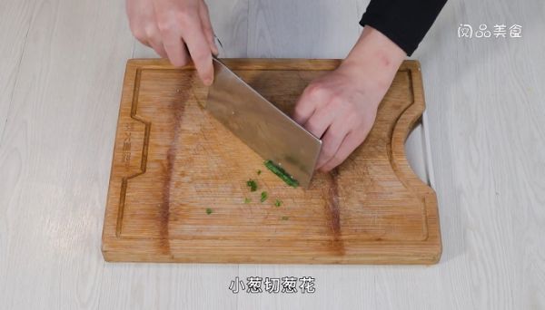 猪脚炖白萝卜怎么做 猪脚炖白萝卜的做法是什么