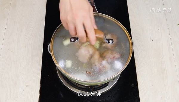 猪脚炖白萝卜怎么做 猪脚炖白萝卜的做法是什么