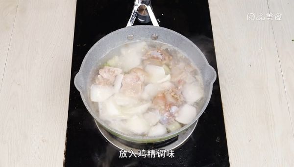 猪脚炖白萝卜怎么做 猪脚炖白萝卜的做法是什么