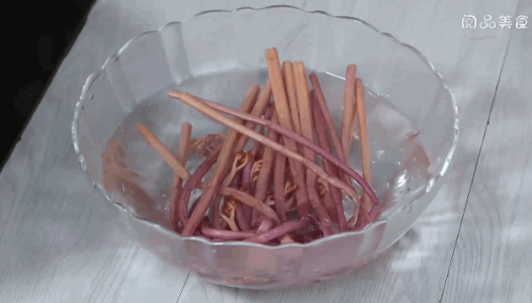 蒜蓉炒蕨菜做法 蒜蓉炒蕨菜怎么做