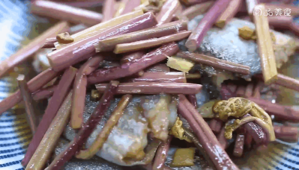 蕨菜烧带鱼做法  蕨菜烧带鱼怎么做