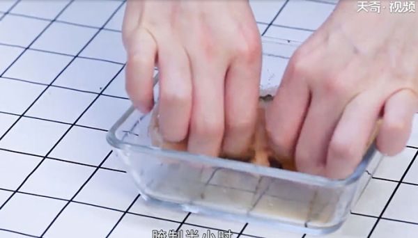 477大卡增肌鸡肉藜麦蔬菜沙拉怎么做 477大卡增肌鸡肉藜麦蔬菜沙拉的做法