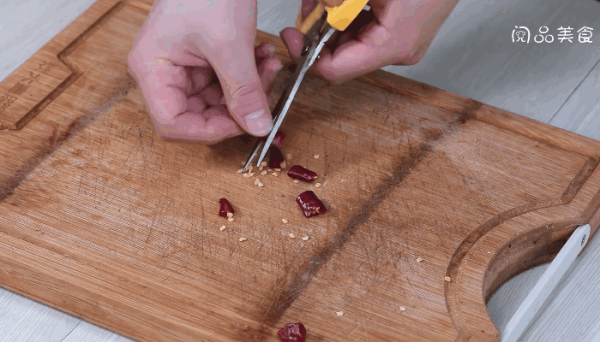 豆腐泡炒肉片的做法,豆腐泡炒肉片怎么做