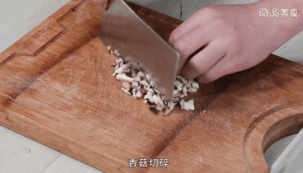 蓝莓银鱼烩饭做法 蓝莓银鱼烩饭怎么做