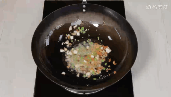 蓝莓银鱼烩饭做法 蓝莓银鱼烩饭怎么做