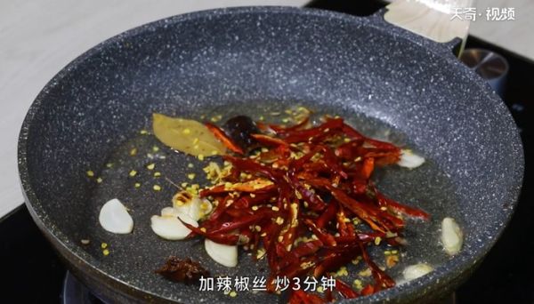 爆炒鱿鱼的做法,爆炒鱿鱼怎么做