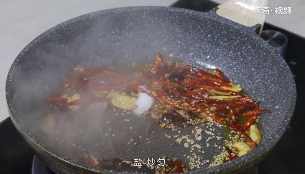 爆炒鱿鱼的做法,爆炒鱿鱼怎么做