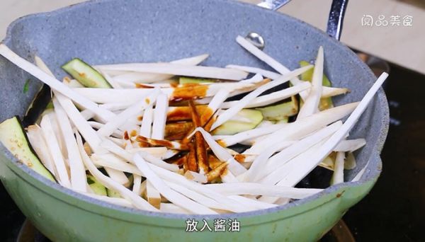 茄子与鸡腿菇的做法 茄子与鸡腿菇怎么做