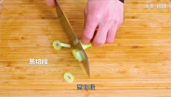 丝瓜炖鸡怎么做 丝瓜炖鸡