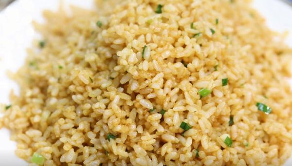 酱油炒饭的做法 酱油炒饭的家常做法