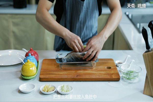 清蒸鲫鱼的做法