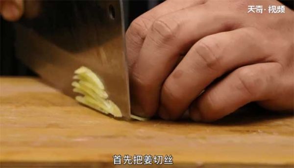 双色鱿鱼卷的做法 双色鱿鱼卷如何做