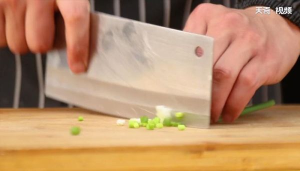 鸽子虾仁粥的做法  鸽子虾仁粥怎么做