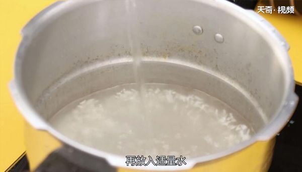 鸽子虾仁粥的做法  鸽子虾仁粥怎么做