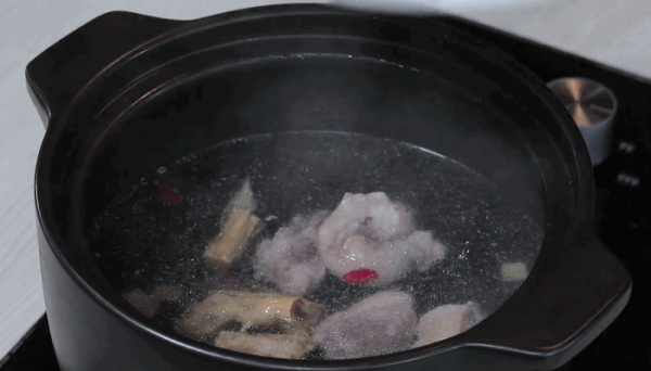 火腿笋干老鸭煲做法,火腿笋干老鸭煲怎么做