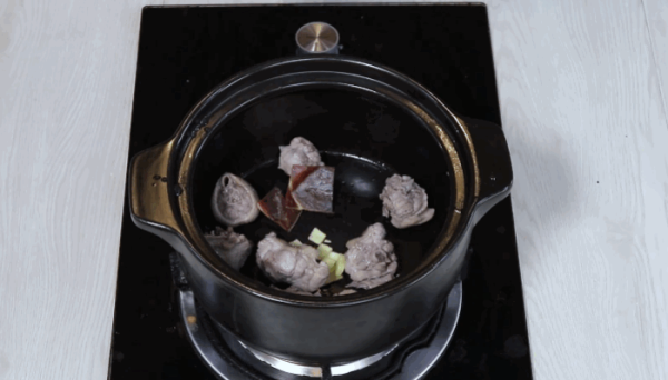 火腿笋干老鸭煲做法,火腿笋干老鸭煲怎么做