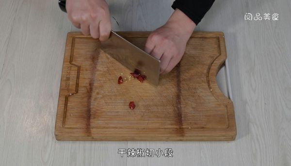 酸辣白菜猪皮怎么做 酸辣白菜猪皮的做法