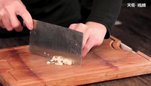 虾酱焖豆腐的做法 虾酱焖豆腐怎么做