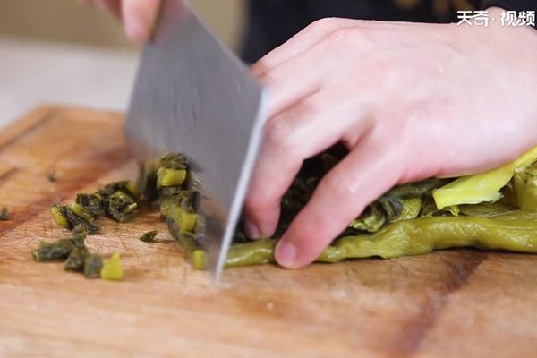 老坛酸菜牛肉面的做法