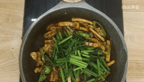 韭苔香干鸡胸肉的做法 韭苔香干鸡胸肉怎么做好吃