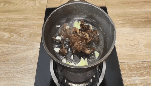 滑子菇小白菜 滑子菇小白菜的做法