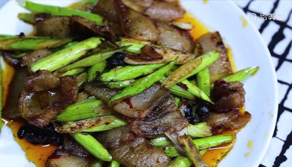 芦笋炒回锅肉怎么炒 芦笋炒回锅肉