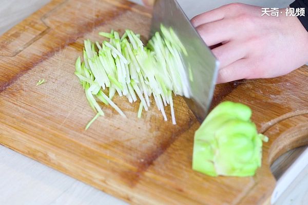 炒新鲜芥菜疙瘩丝的做法 儿菜怎么做好吃