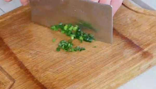 西红柿炖猪肉如何做  西红柿炖猪肉的做法