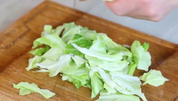 牛心菜炒肉片怎么做 牛心菜炒肉片的做法