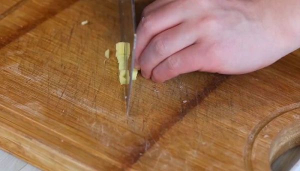 牛心菜炒肉片怎么做 牛心菜炒肉片的做法