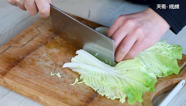 金边白菜的做法 怎么做金边白菜