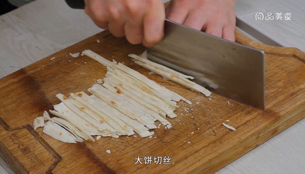 圆白菜炒饼的做法是什么 圆白菜炒饼怎么做