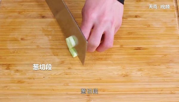 兔肉炖鸡怎么做 兔肉炖鸡的做法