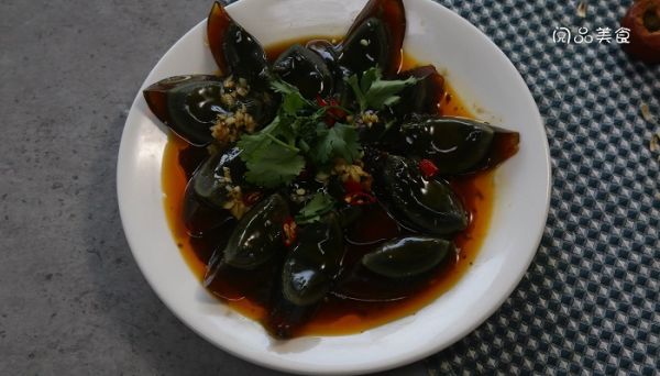 凉拌变蛋的做法是什么 凉拌变蛋怎么做