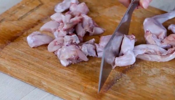 椒盐牛蛙的做法 椒盐牛蛙怎么做