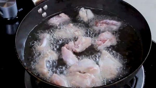 椒盐牛蛙的做法 椒盐牛蛙怎么做