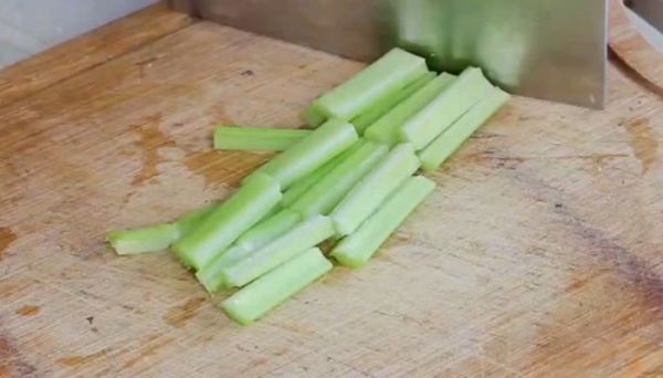 椒盐牛蛙的做法 椒盐牛蛙怎么做