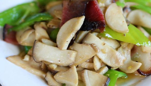 杏鲍菇炒腊肉的做法 杏鲍菇炒腊肉怎么做
