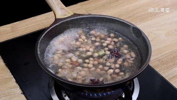 凉拌芹菜花生米的做法 凉拌芹菜花生米怎么做好吃