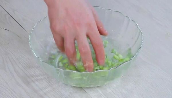 尖椒炒毛豆的做法 尖椒炒毛豆怎么做