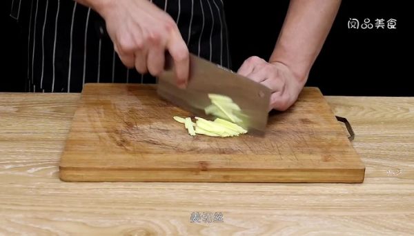 鲜椒蒸海鲈鱼  鲜椒蒸海鲈鱼的做法