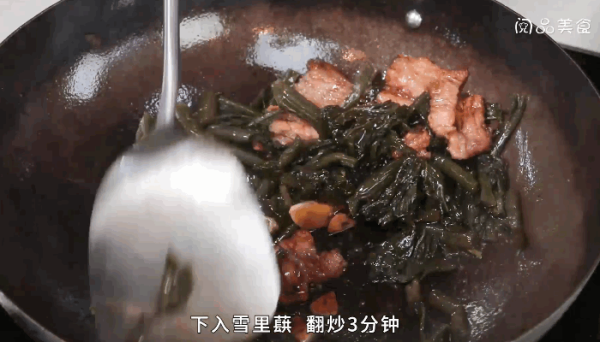 五花肉炒雪里蕻做法  五花肉炒雪里蕻怎么做