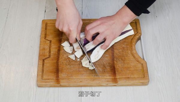 番茄茄丁打卤面的做法 番茄茄丁打卤面怎么做