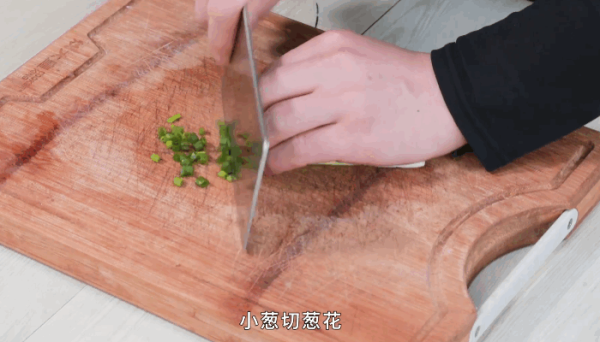 雪里蕻炒豆腐做法 雪里蕻炒豆腐怎么做